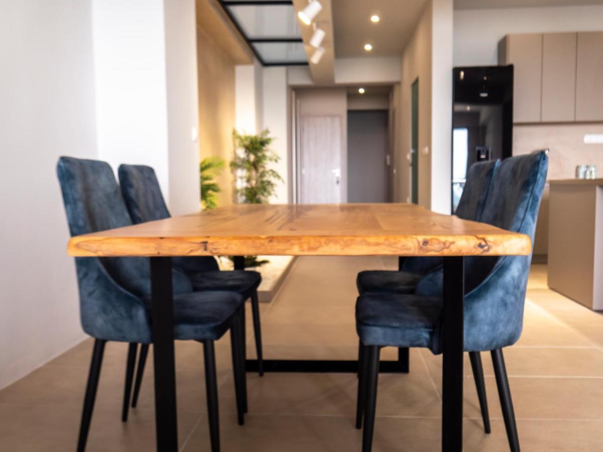 Central Urban Luxury Sea View Apt Since 2009 이라피트라 외부 사진