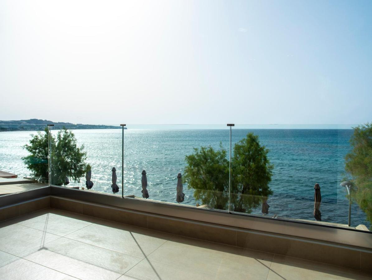 Central Urban Luxury Sea View Apt Since 2009 이라피트라 외부 사진