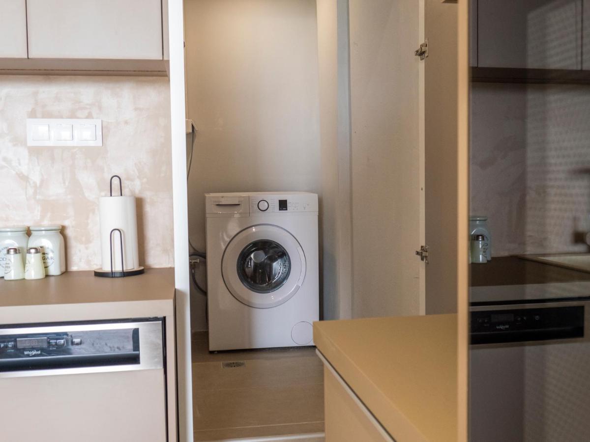 Central Urban Luxury Sea View Apt Since 2009 이라피트라 외부 사진