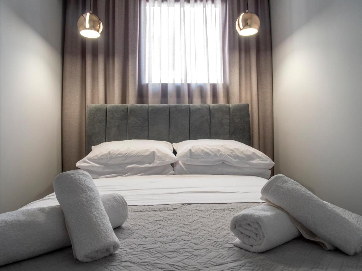 Central Urban Luxury Sea View Apt Since 2009 이라피트라 외부 사진