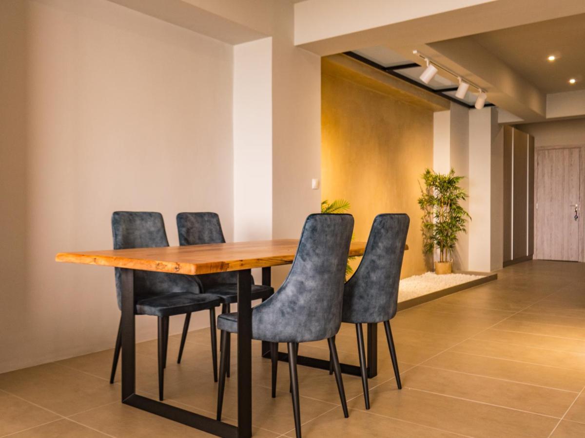 Central Urban Luxury Sea View Apt Since 2009 이라피트라 외부 사진