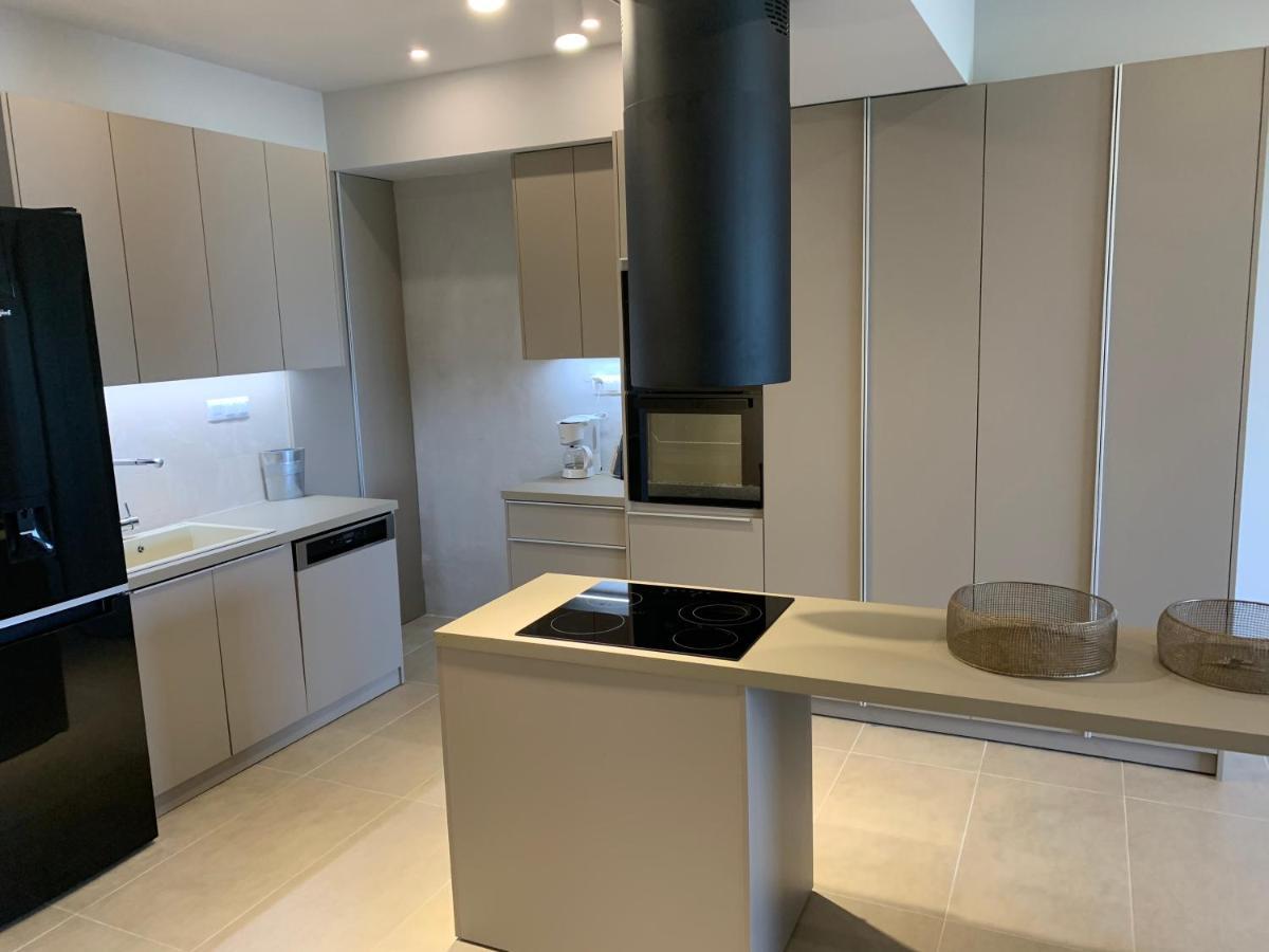 Central Urban Luxury Sea View Apt Since 2009 이라피트라 외부 사진