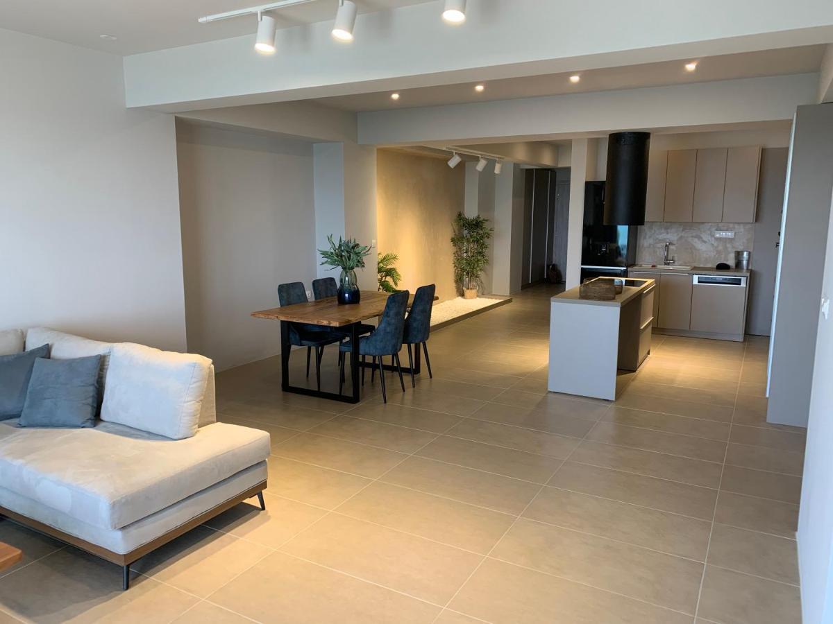 Central Urban Luxury Sea View Apt Since 2009 이라피트라 외부 사진