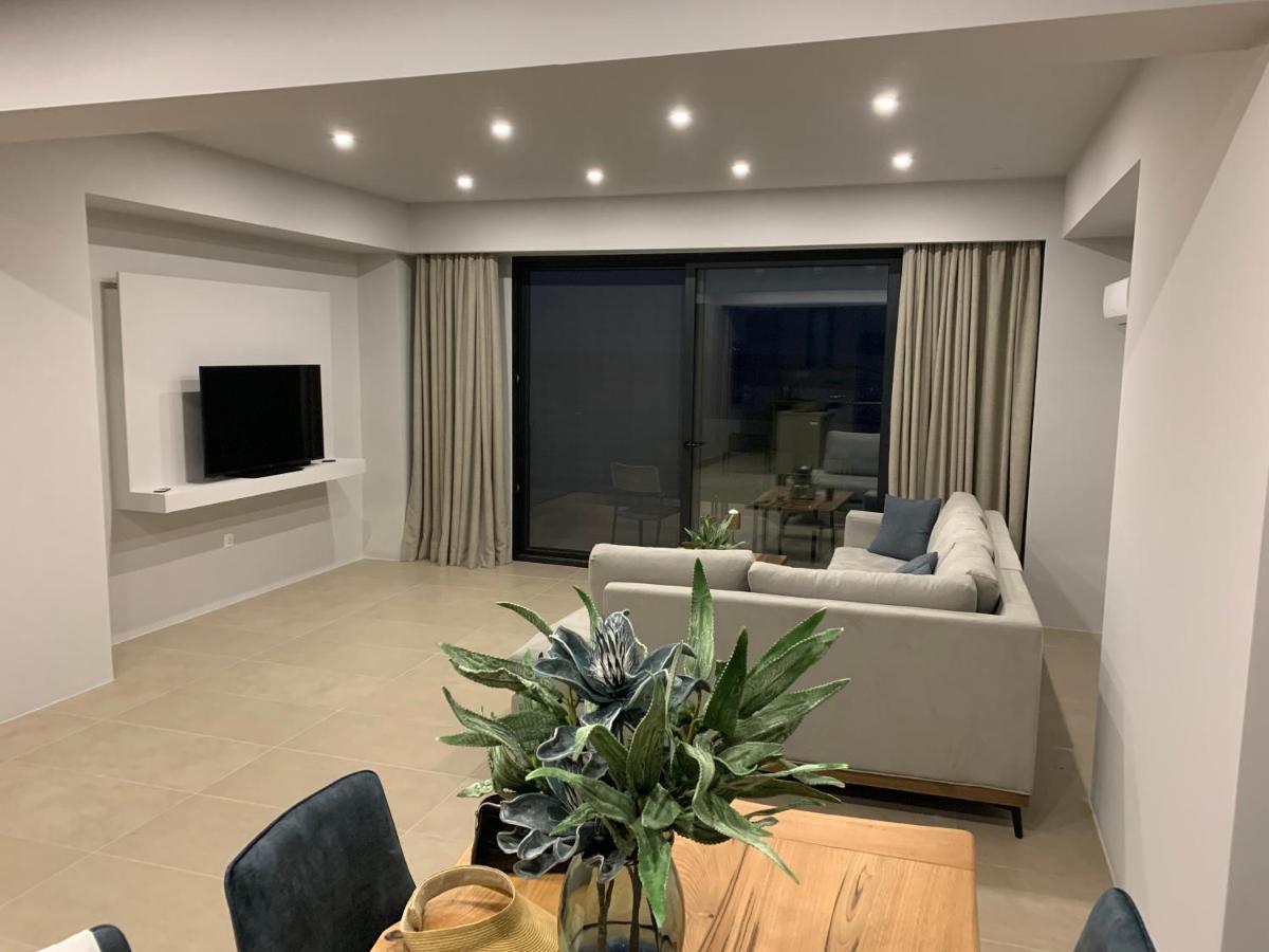 Central Urban Luxury Sea View Apt Since 2009 이라피트라 외부 사진