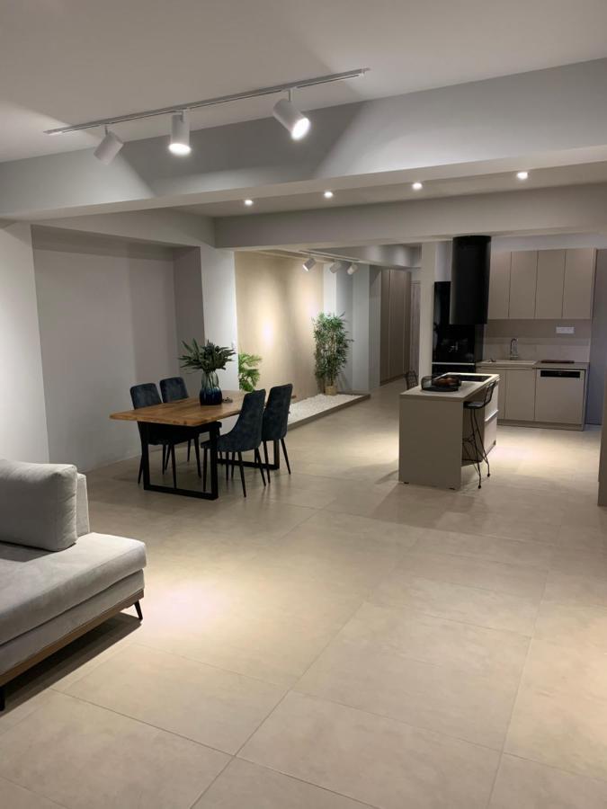 Central Urban Luxury Sea View Apt Since 2009 이라피트라 외부 사진