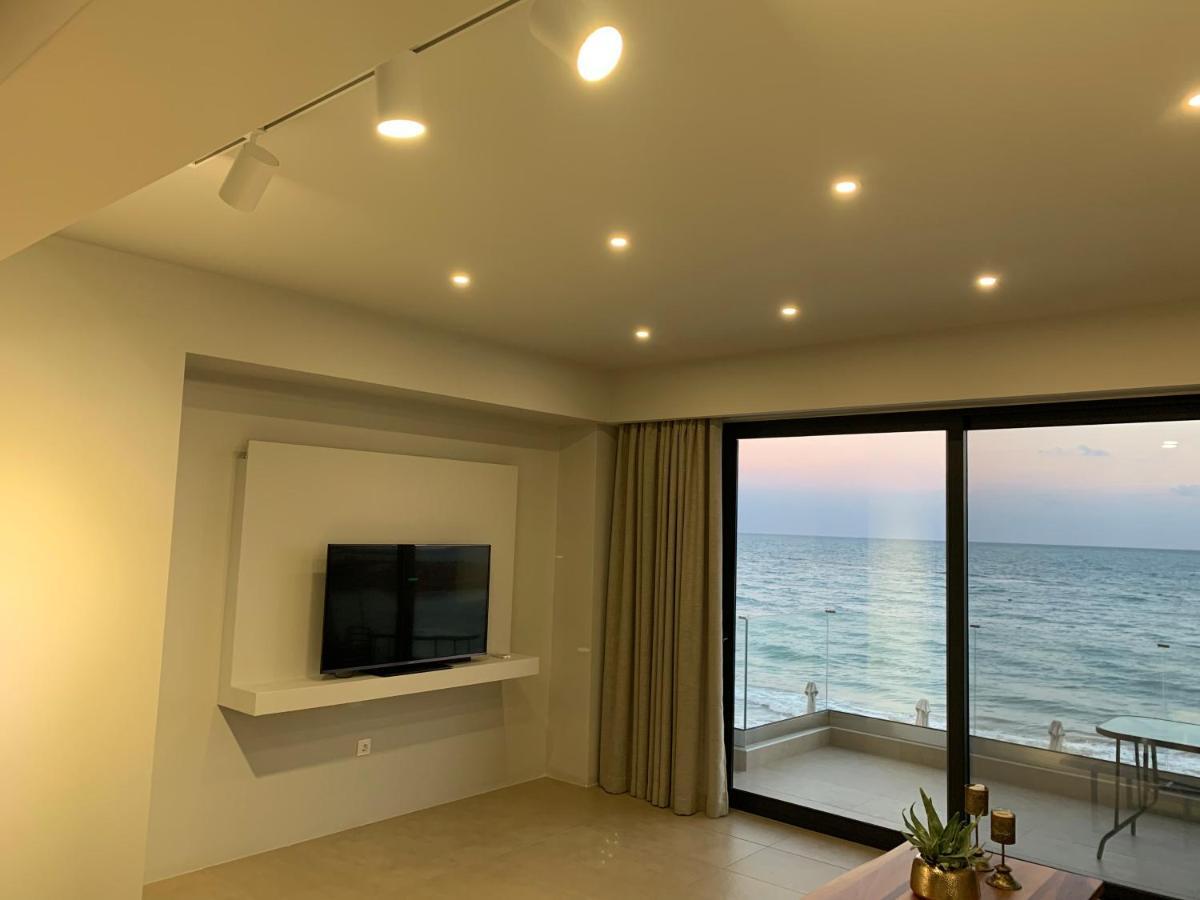 Central Urban Luxury Sea View Apt Since 2009 이라피트라 외부 사진